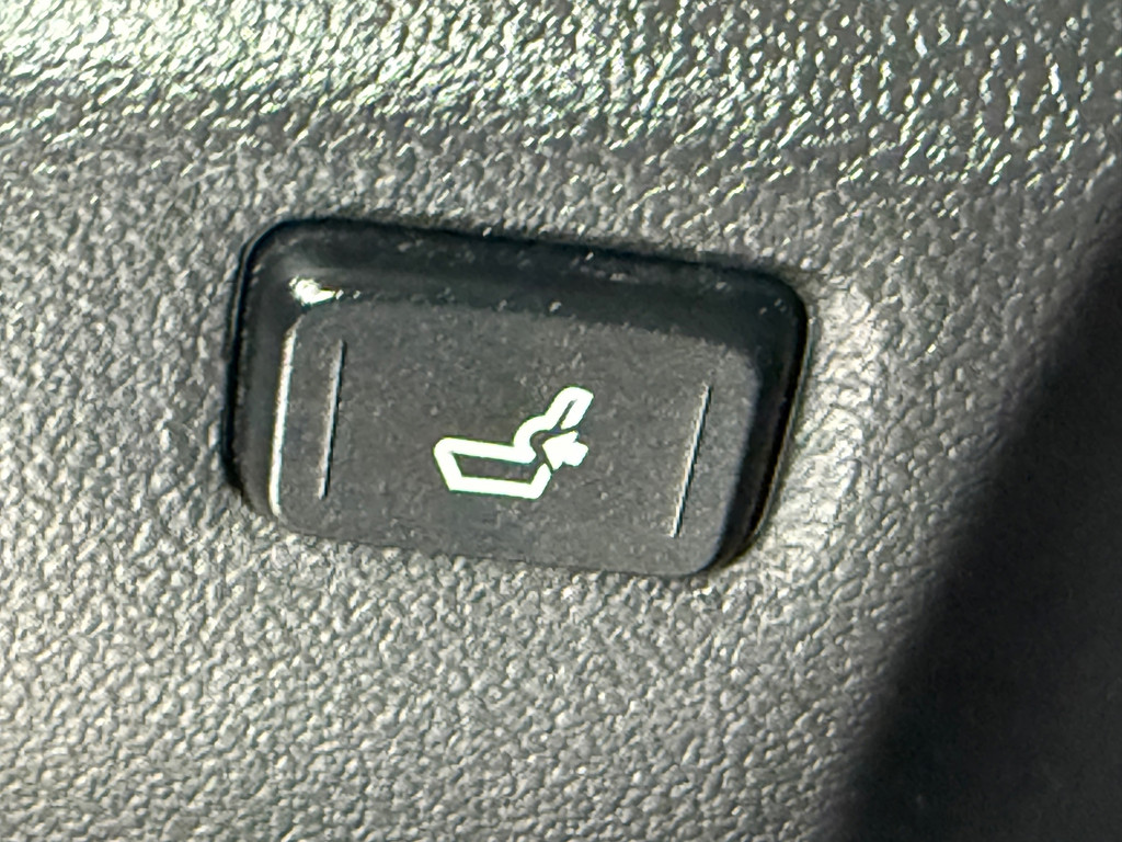 48677169-20.jpg