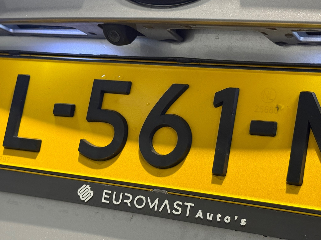 48677169-31.jpg