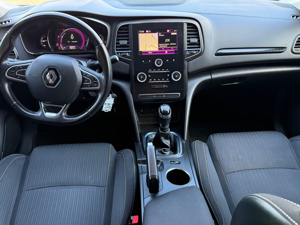57043963-10.jpg