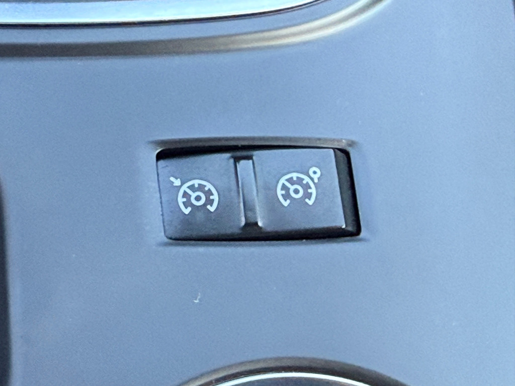 57043963-18.jpg